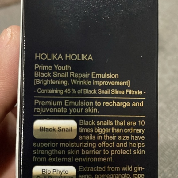 Holika Holika (ホリカホリカ) Prime Youth Black Snail Repair Emulsion 🐌 - Picture 5 of 12